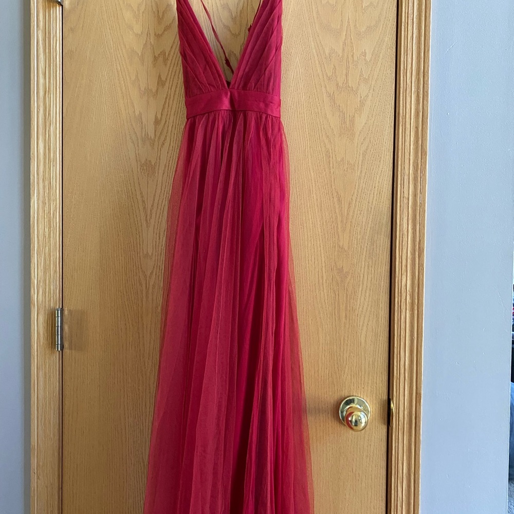 Women’s prom dress size small tags still on it